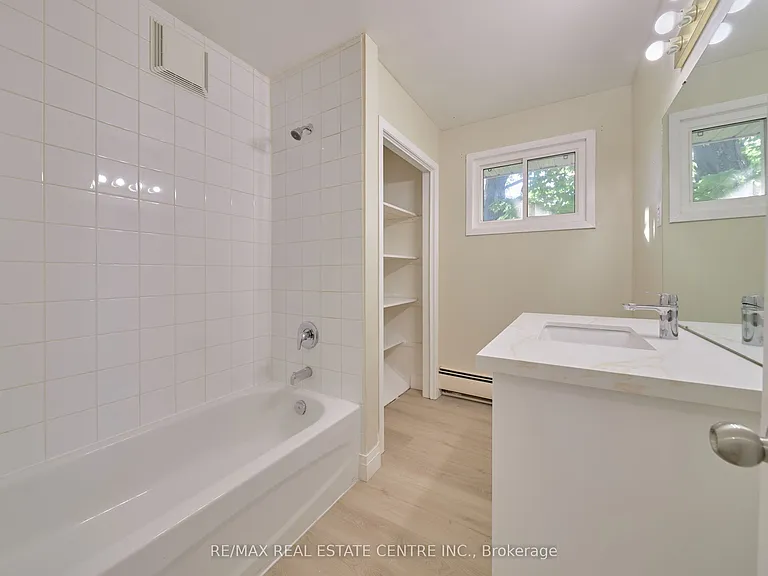 103 6th St #1 — Photo 22