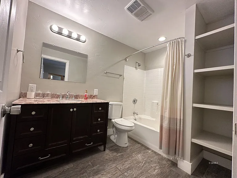2883 N Bigler Ave — Photo 17