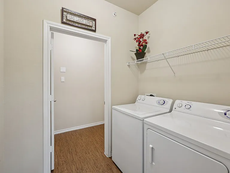 Residences at Sunset Pointe — Photo 11
