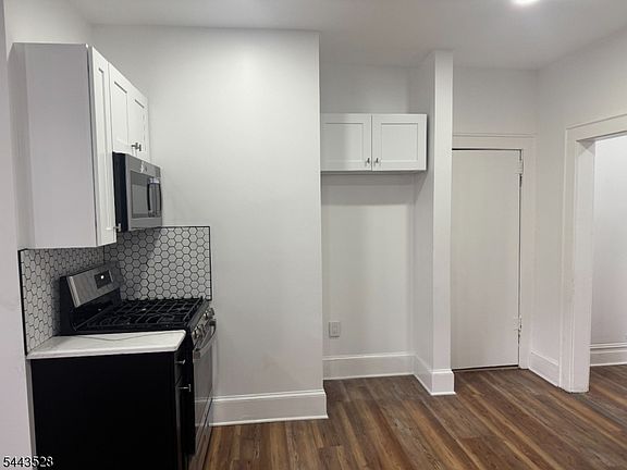 3rd image of 56 Smith St