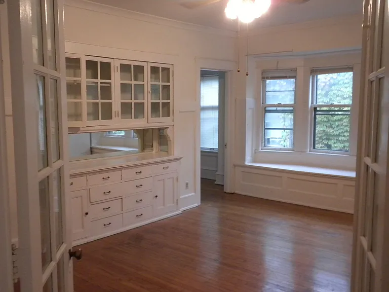 2518 N Farwell Ave — Photo 6