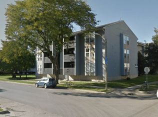 913 S Third St, Champaign, IL 61820