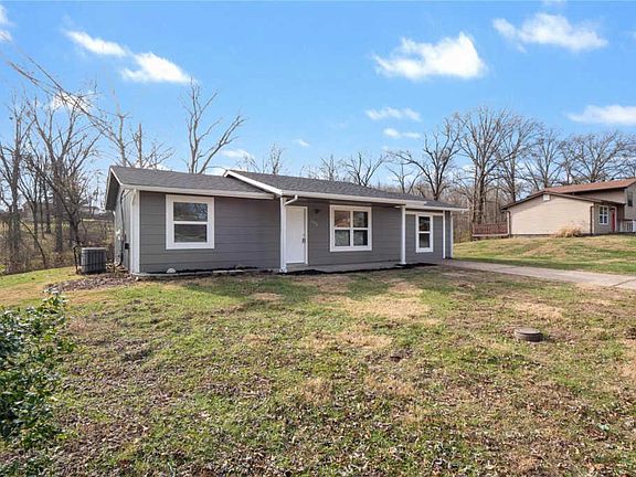 3rd image of 3772 La Somera Dr
