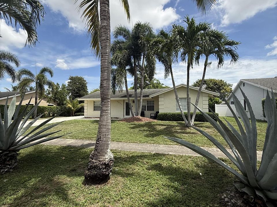 2nd image of 4821 Poseidon Place