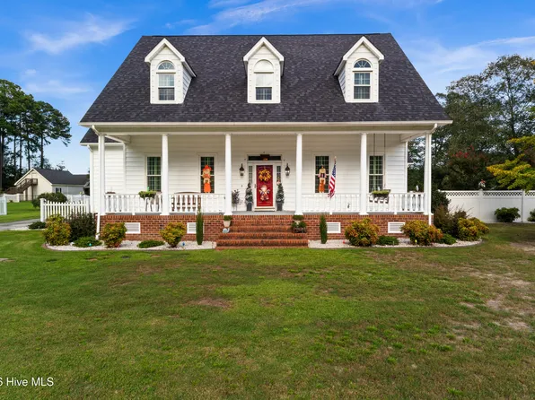 305 Fox Ridge Road, Warsaw, NC 28398