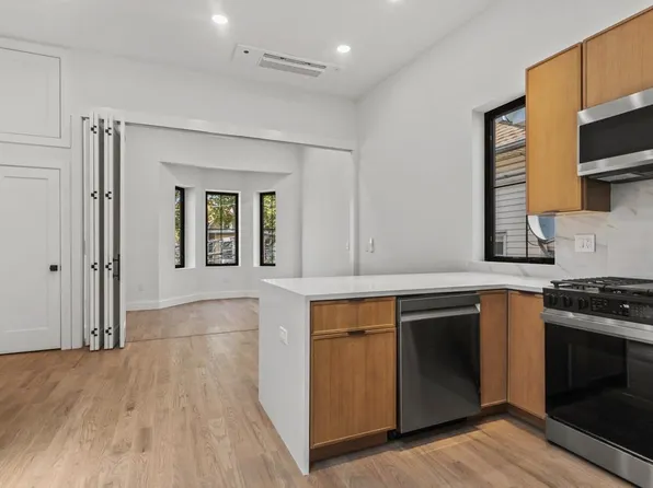 41 47th Street image 18 of 22