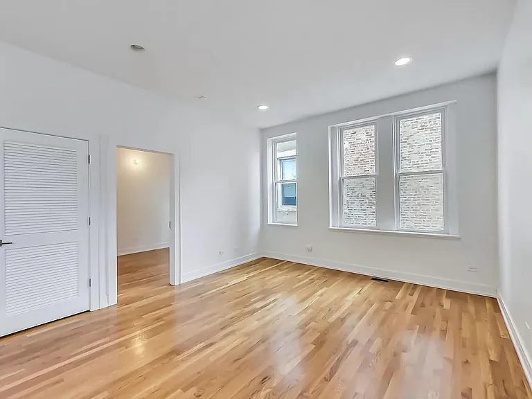 1157 W 18th St #R204 — Photo 5