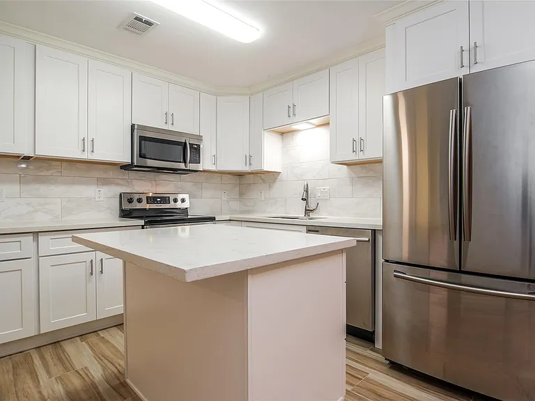12633 Memorial Dr #243 — Photo 2