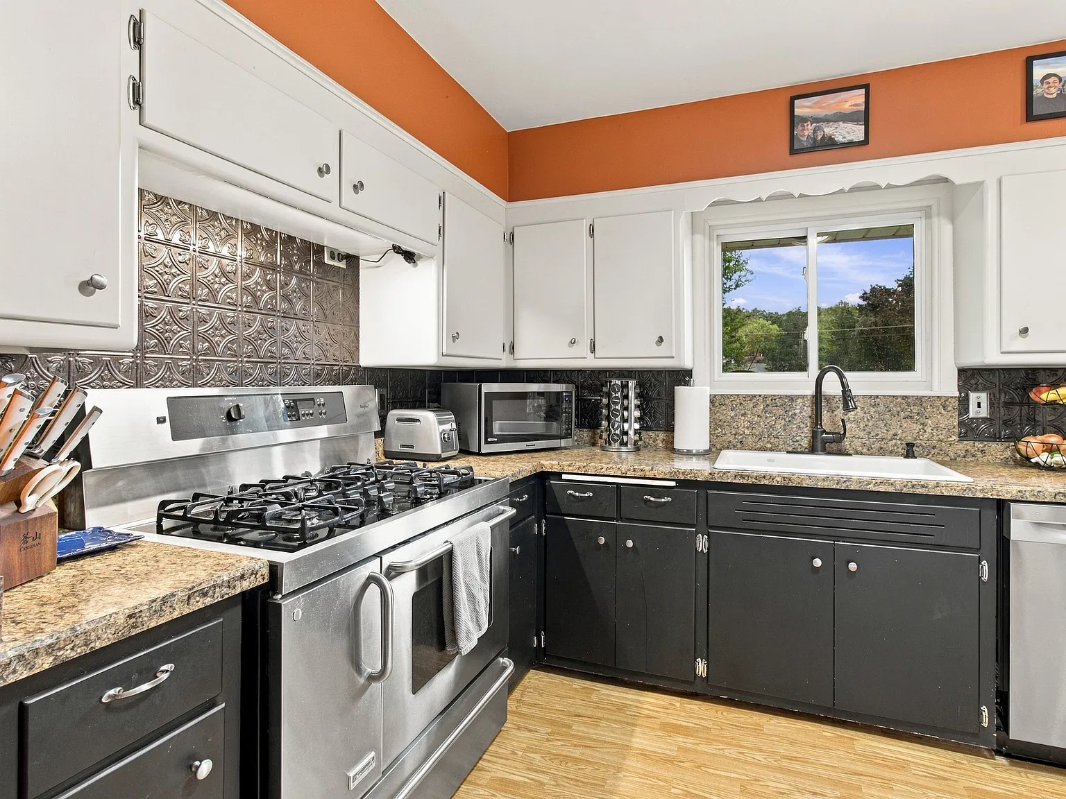 2 bed, 1203 sqft, $2,595 — Photo 2