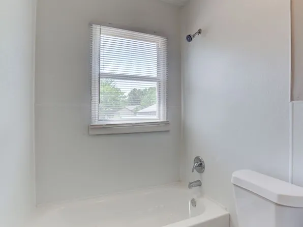 1020 E Apache St, Tulsa, OK 74106