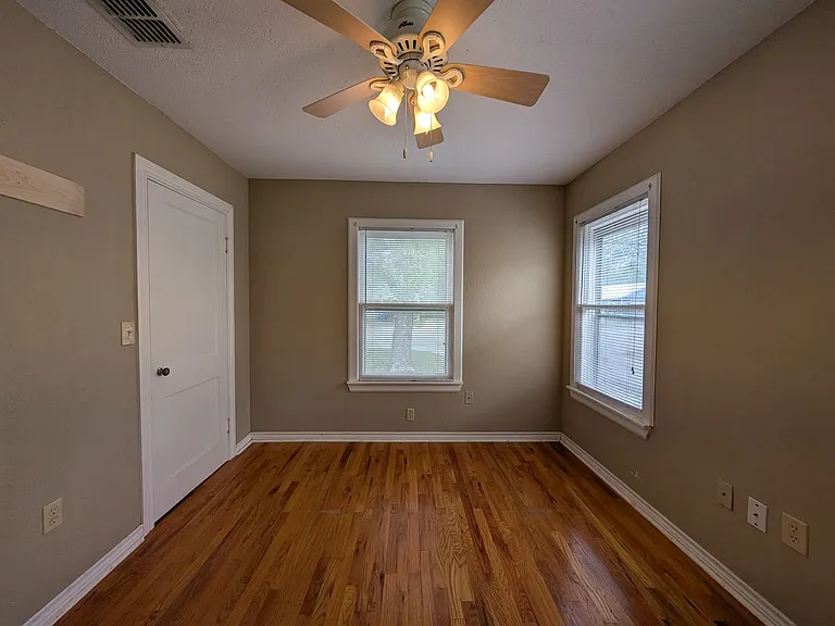 1185 W Mill St — Photo 27