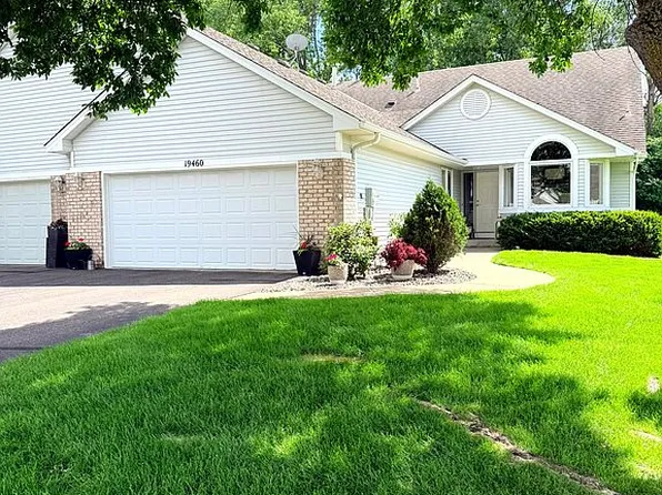 19460 Waterford Ct, Shorewood, MN 55331