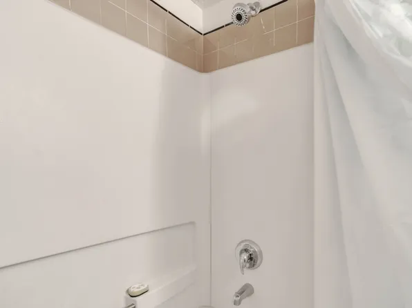 221 Macdougal Street image 11 of 18