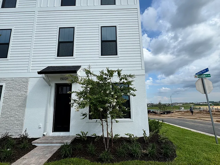 15026 Groveside Rd — Photo 1