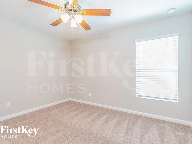 1950 SW Sylvester Ln — Photo 11