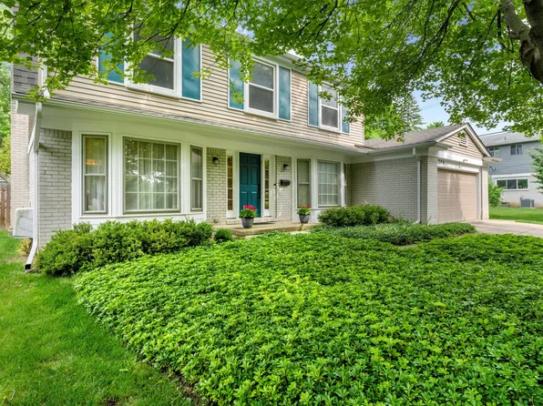 3204 Farmbrook Ct, Ann Arbor, MI 48108