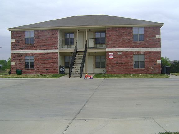 3rd image of 419 Brittney Way APT D