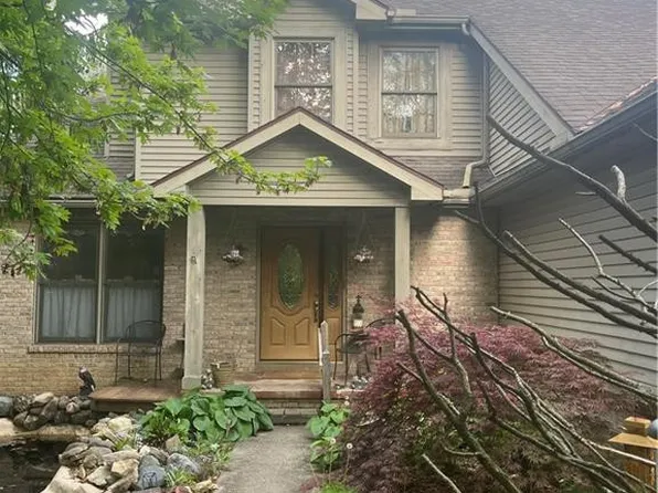 28200 Simmons Rd, Perrysburg, OH 43551