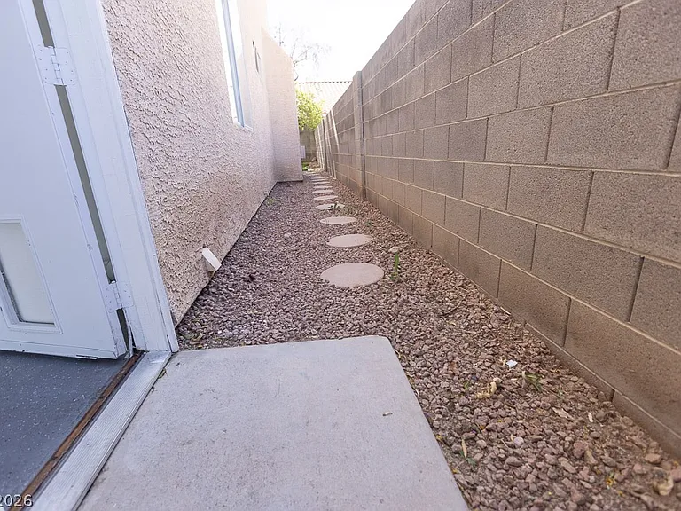 1721 Mill Canyon Dr — Photo 8
