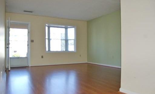 4th image of 55 Kathy Dr