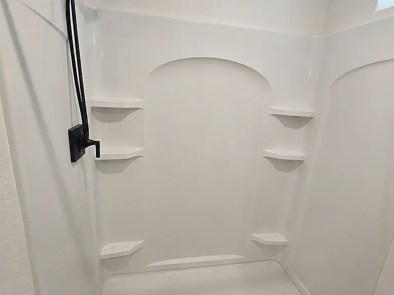 Main Suite walk-in shower