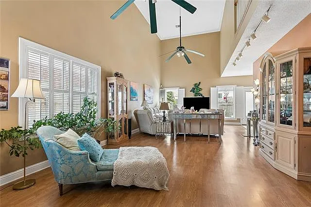 2 bed, 2.5 bath, 2000 sqft, $2,500 — Photo 3