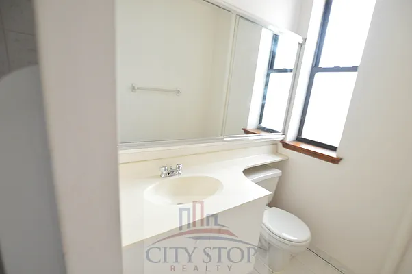 Rented by City Stop Realty | media 17