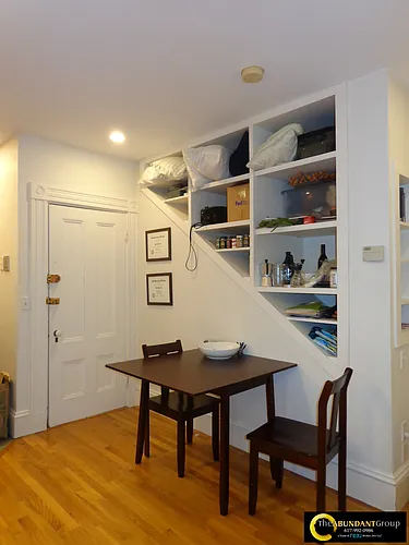 17 Centre St #2R Photo 1