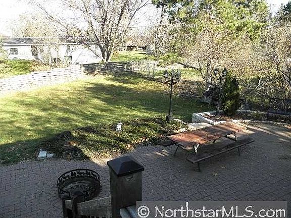 2nd image of 1910 Pine St W