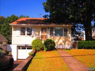 558 Fletcher Ave, Oradell, NJ 07649