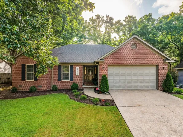 13606 Woodbrook Dr, Little Rock, AR 72211