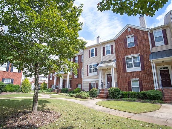 3rd image of 126 Weatherstone Square Dr