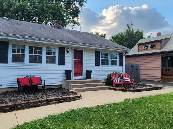 3818 Liberty Blvd, Westmont, IL 60559