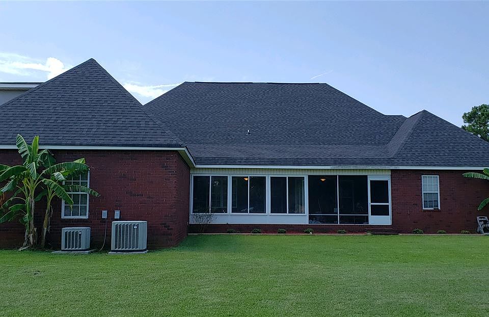 2nd image of 104 Ellice Ct