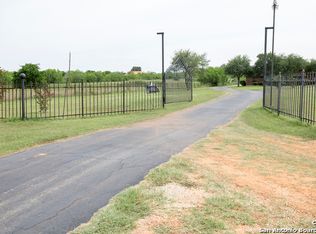 13652 Us Highway 87 S, Adkins, TX 78101