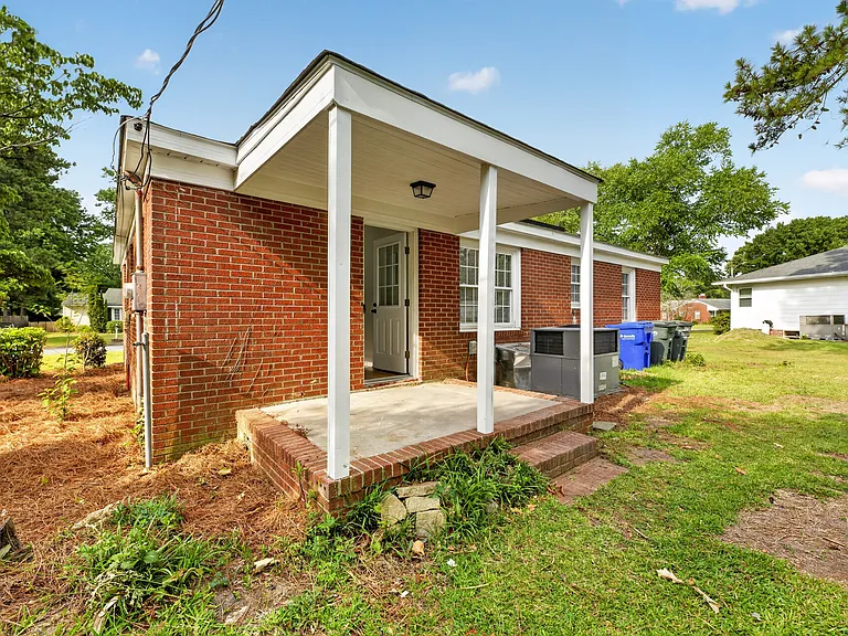 2813 Jackson Dr — Photo 22