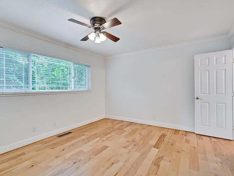 3228 Woodmont Dr — Photo 14