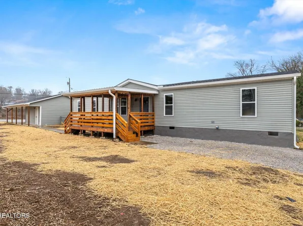 721 Siluria St, Harriman, TN 37748