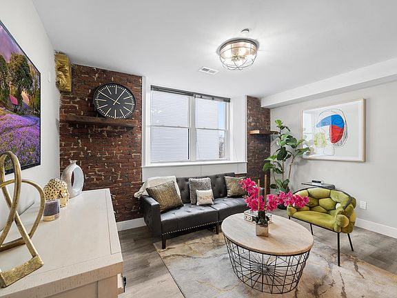 5th image of 1732 N 22nd St Unit 203