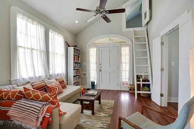 3 bed, 2.0 bath, 1350 sqft, $2,600 — Photo 4