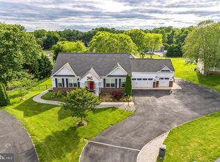 465 Sablewood Dr, Huntingtown, MD 20639