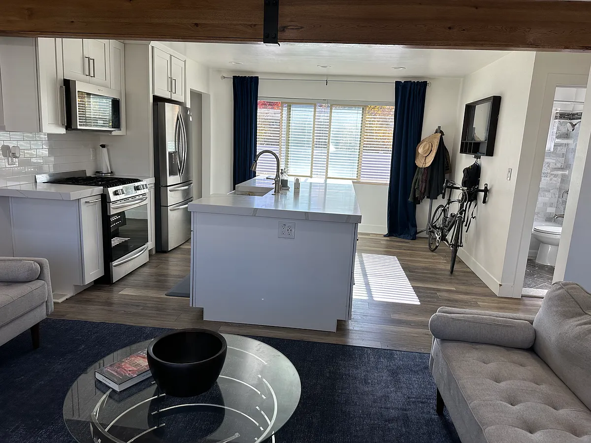 Building Photo - 45 W 1300 S