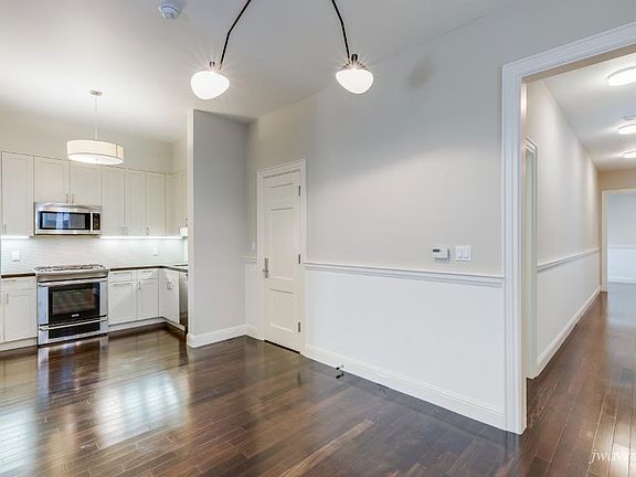4th image of 2721 Pacific Ave