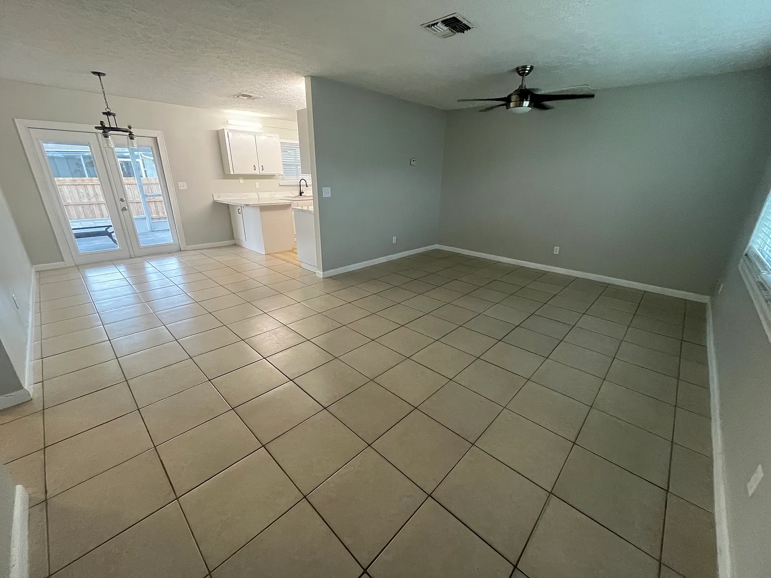 2 bed, 1248 sqft, $2,100 — Photo 4