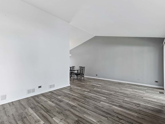 3rd image of 732 N Woodfield Trl