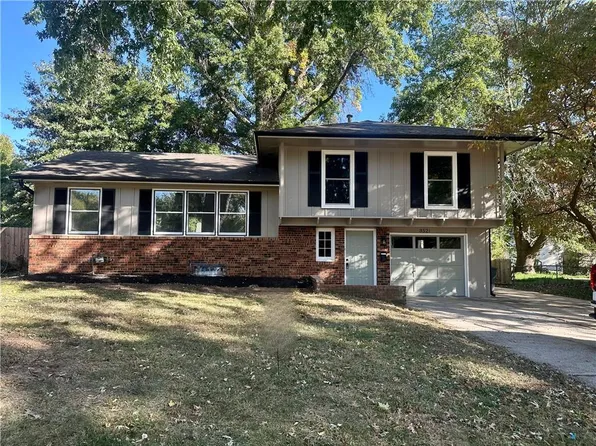 3521 Woodbury St, Independence, MO 64055