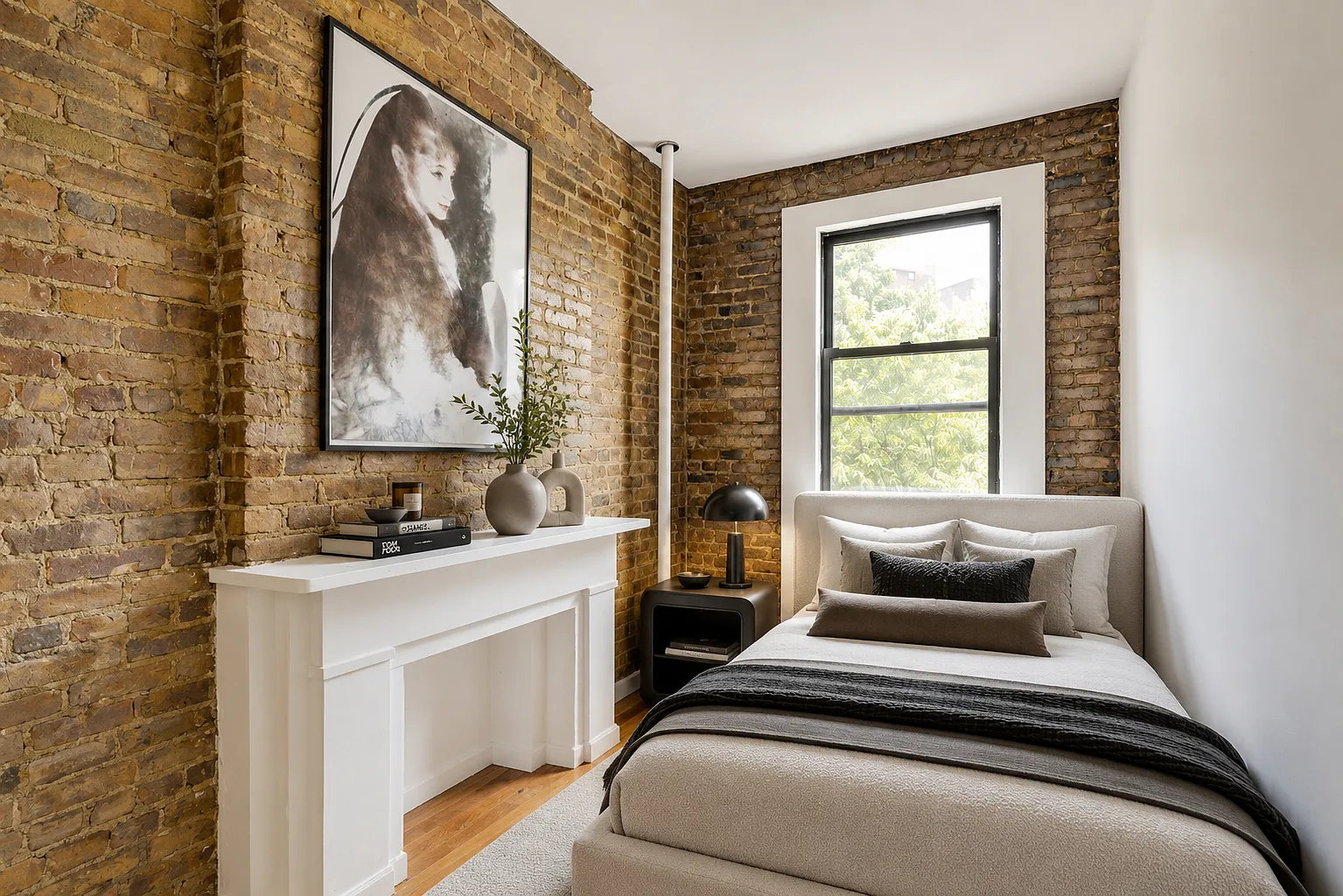 7 Carmine Street — Photo 3