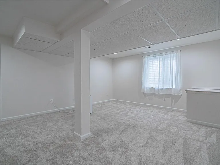 253 Milkweed Dr — Photo 29
