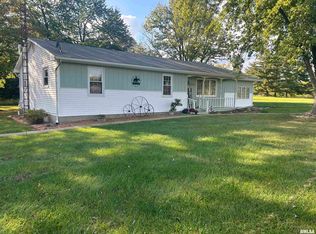 607 Meador Rd, Iuka, IL 62849