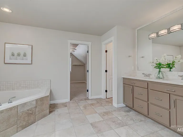 4259 N Chatterton Ave — Photo 27